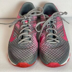 Women’s Nike Pink and Gray Flywire Dual Fusion Athletic Trainers Size‎ 7